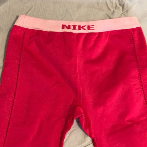 Nike Active Dry Fit Capri Pink Pants Size Medium - Picture 7 of 7